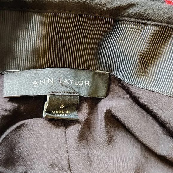 Ann Taylor Black Red Geometric Pleated Embroidered Skirt Knee Length Size 10 - Picture 9 of 10